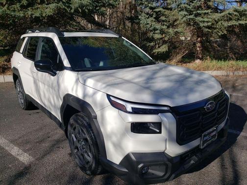 Crystal White Pearl 2026 Subaru Outback Premium