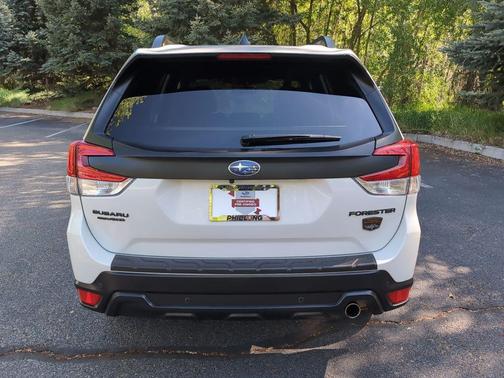 Crystal White Pearl 2024 Subaru Forester Wilderness
