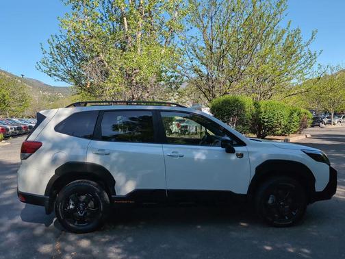 Crystal White Pearl 2024 Subaru Forester Wilderness