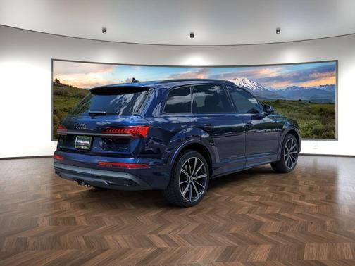Navarra Blue Metallic 2021 Audi Q7 55 Premium Plus