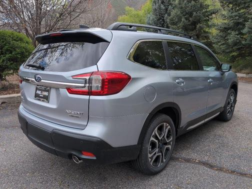 Ice Silver Metallic 2026 Subaru Ascent Limited 7-Passenger
