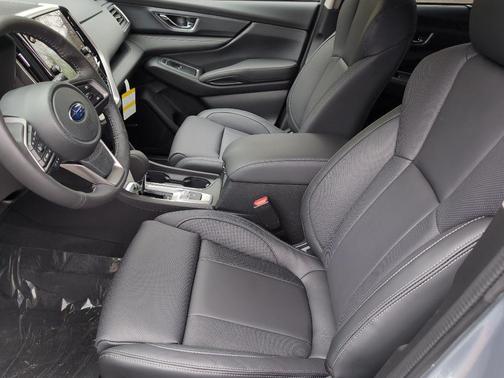 Ice Silver Metallic 2026 Subaru Ascent Limited 7-Passenger