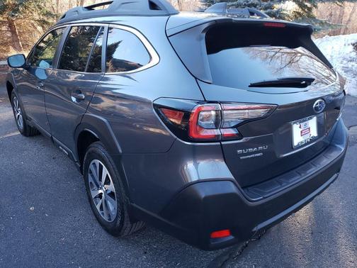 2023 Subaru Outback Premium