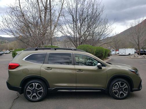 Autumn Green Metallic 2023 Subaru Ascent Limited 7-Passenger