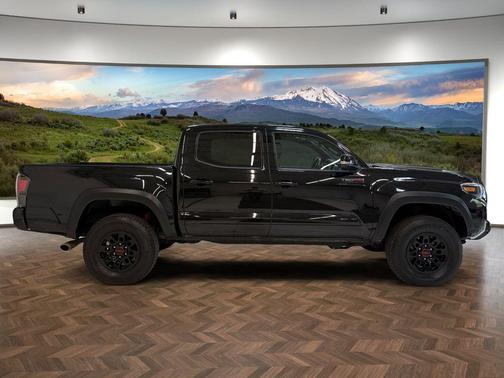 Midnight Black Metallic 2019 Toyota Tacoma TRD Pro