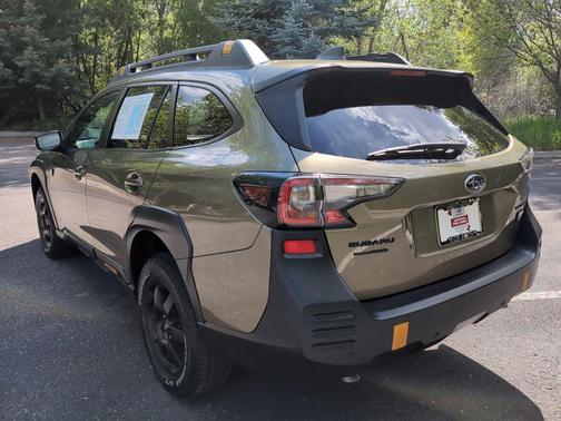 Autumn Green Metallic 2023 Subaru Outback Wilderness