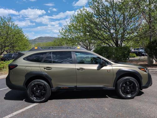 Autumn Green Metallic 2023 Subaru Outback Wilderness