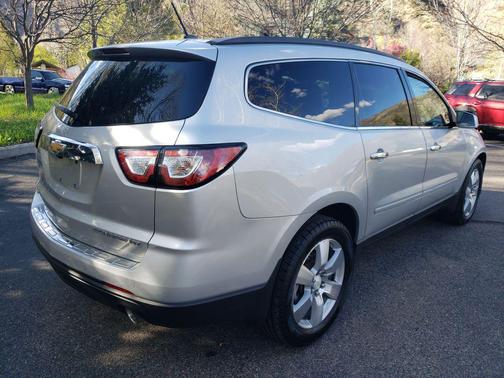 Silver Ice Metallic 2015 Chevrolet Traverse LTZ