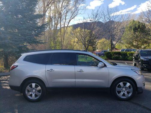Silver Ice Metallic 2015 Chevrolet Traverse LTZ