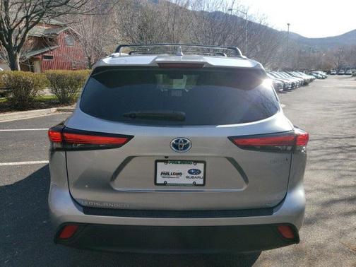 2023 Toyota Highlander Hybrid XLE