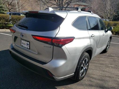 2023 Toyota Highlander Hybrid XLE