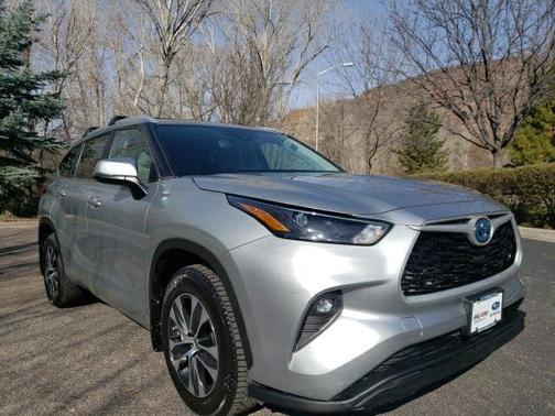 2023 Toyota Highlander Hybrid XLE