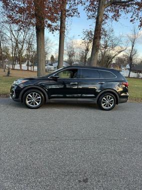 2017 Hyundai SANTA FE SE