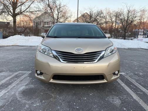 2014 Toyota Sienna XLE