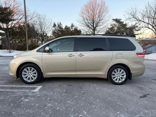 2014 Toyota Sienna XLE