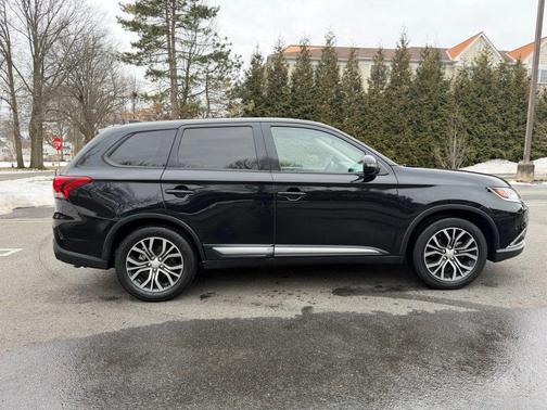 2018 Mitsubishi Outlander SE