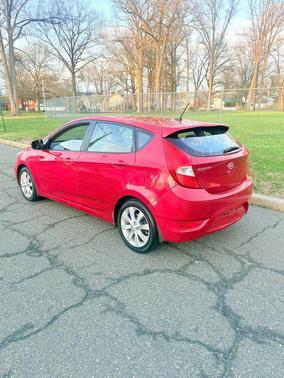 Boston Red Metallic 2013 Hyundai Accent SE