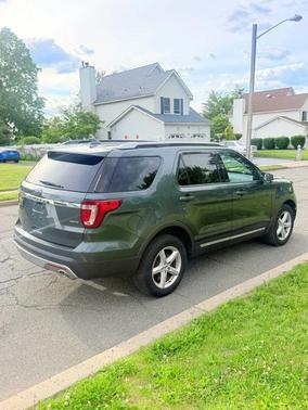 Guard Metallic 2016 Ford Explorer XLT