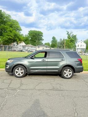 Guard Metallic 2016 Ford Explorer XLT