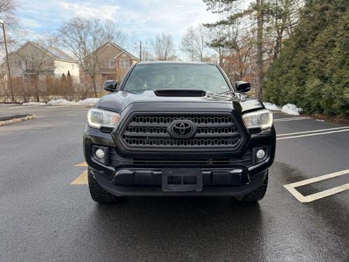 2016 Toyota Tacoma TRD Sport