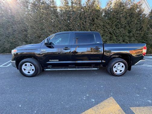 2017 Toyota Tundra SR5