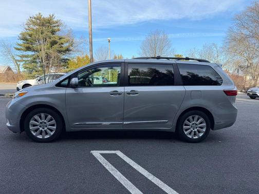 2015 Toyota Sienna XLE