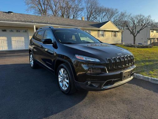 Diamond Black Crystal Pearlcoat 2017 Jeep Cherokee Sport