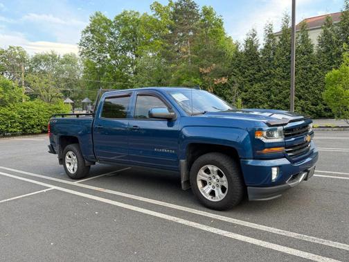 Deep Ocean Blue Metallic 2018 Chevrolet Silverado 1500 2LT
