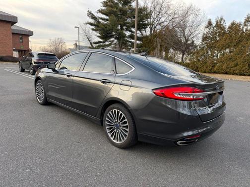 2017 Ford Fusion SE
