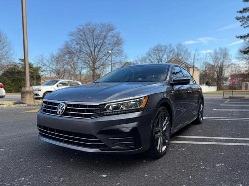 2018 Volkswagen Passat 2.0T R-Line