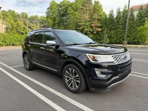 White Platinum Metallic Tri-Coat 2016 Ford Explorer Platinum