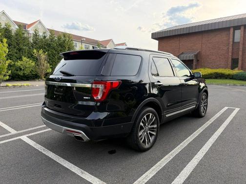 White Platinum Metallic Tri-Coat 2016 Ford Explorer Platinum