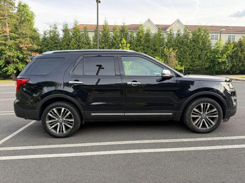 White Platinum Metallic Tri-Coat 2016 Ford Explorer Platinum