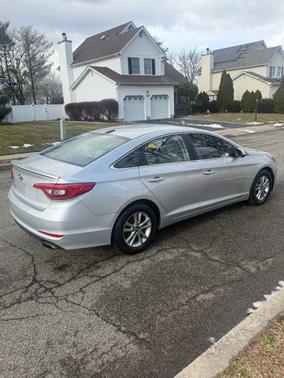2017 Hyundai SONATA SE