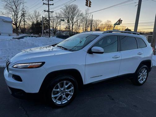 2017 Jeep Cherokee Sport