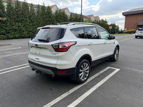 White Platinum Metallic Tri-Coat 2018 Ford Escape Titanium