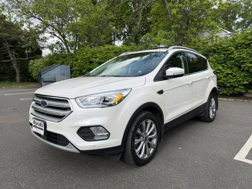 White Platinum Metallic Tri-Coat 2018 Ford Escape Titanium