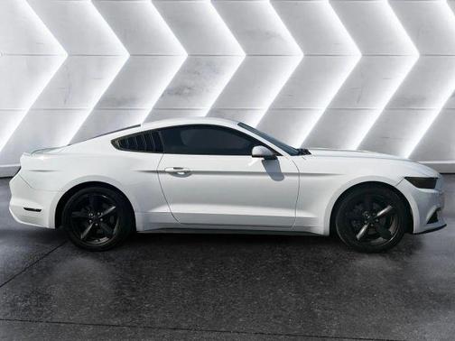 White 2015 Ford Mustang V6