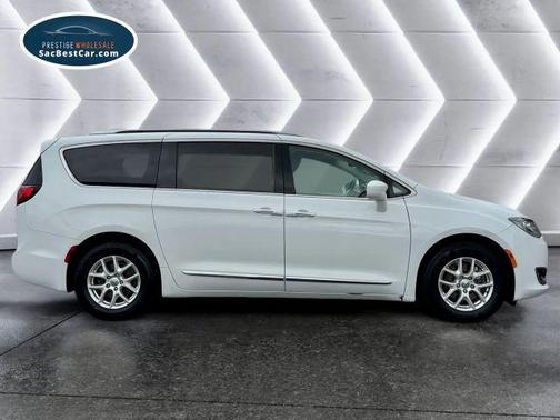 2020 Chrysler Pacifica Touring-L