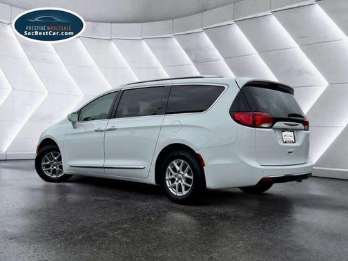 2020 Chrysler Pacifica Touring-L
