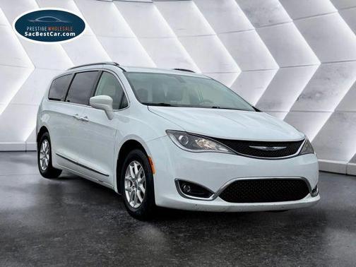 2020 Chrysler Pacifica Touring-L