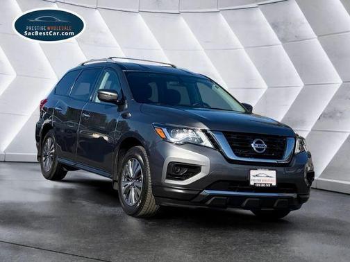 2020 Nissan Pathfinder S