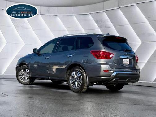 2020 Nissan Pathfinder S