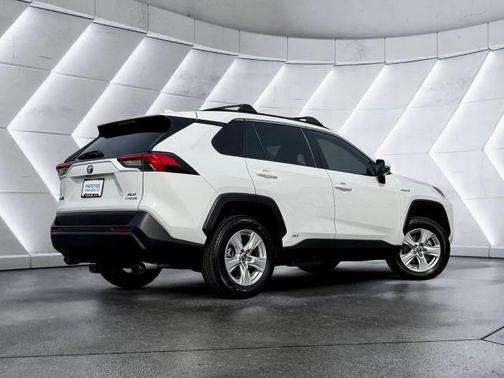 2019 Toyota RAV4 Hybrid XLE