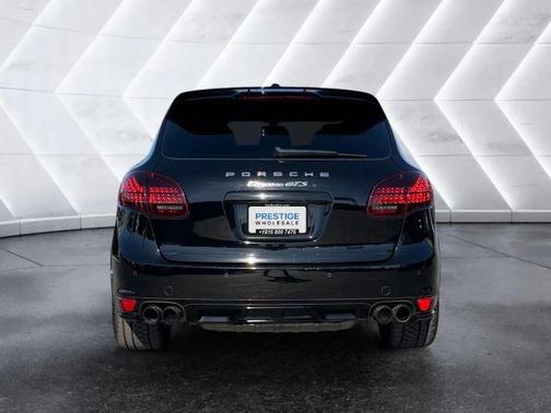 2014 Porsche Cayenne GTS
