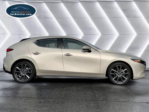 2022 Mazda Mazda3 FWD w/Preferred Package