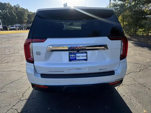 2023 GMC Yukon SLT