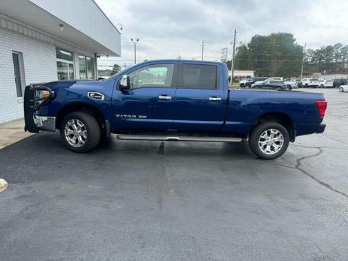 2017 Nissan Titan XD SL