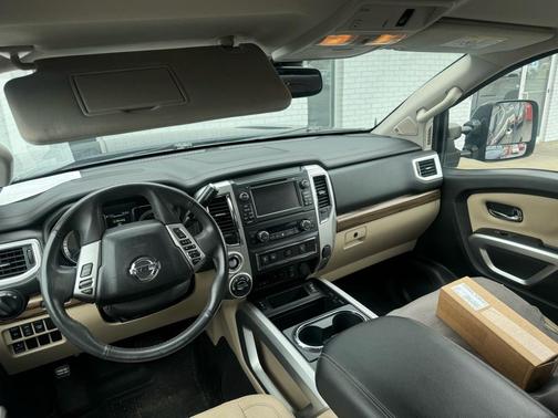 2017 Nissan Titan XD SL