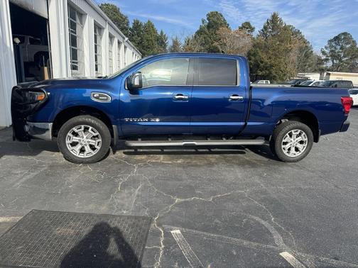 2017 Nissan Titan XD SL